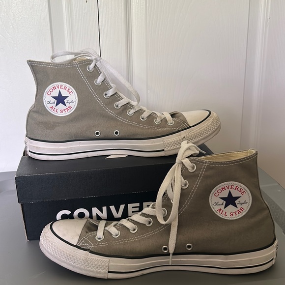 Mens grey converse. Size Mens 11. - Picture 1 of 2